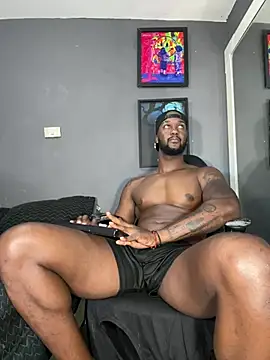 Snapshot of blackdrey18 chatting on 02.22.25 blackdrey18 online show from 02.22.25