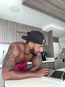 Snapshot of blackdrey18 chatting on 03.18.25 blackdrey18 online show from 03.18.25