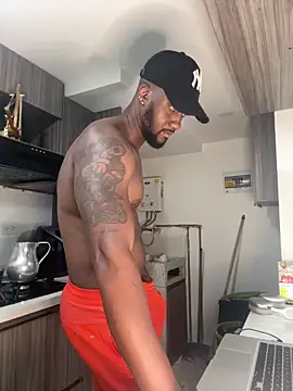 Snapshot of blackdrey18 chatting on 03.20.25 blackdrey18 online show from 03.20.25