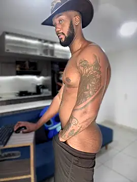 Snapshot of blackdrey18 chatting on 10.09.25 blackdrey18 online show from 10.09.25