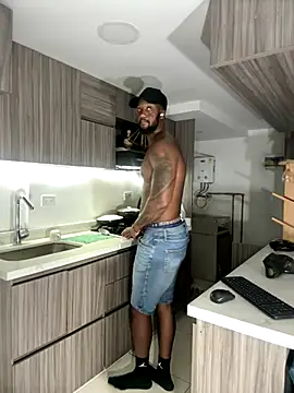 Snapshot of blackdrey18 chatting on 10.22.25 blackdrey18 online show from 10.22.25