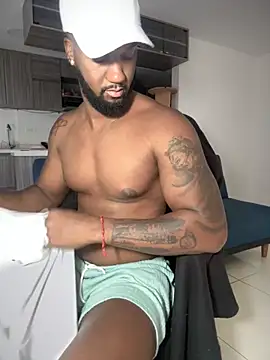 Snapshot of blackdrey18 chatting on 10.31.25 blackdrey18 online show from 10.31.25