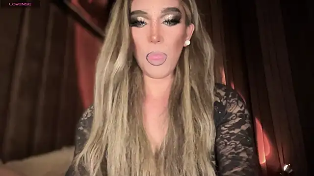 Snapshot of Lo_la_69 chatting on 10.06.25 Lo la 69 online show from 10.06.25