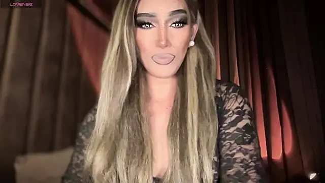 Snapshot of Lo_la_69 chatting on 10.08.25 Lo la 69 online show from 10.08.25