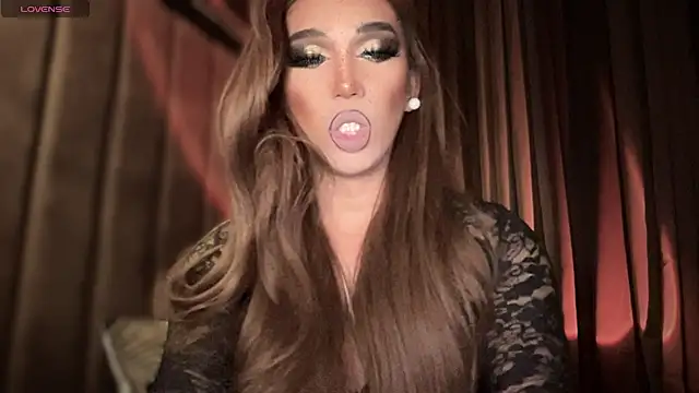 Snapshot of Lo_la_69 chatting on 10.25.25 Lo la 69 online show from 10.25.25