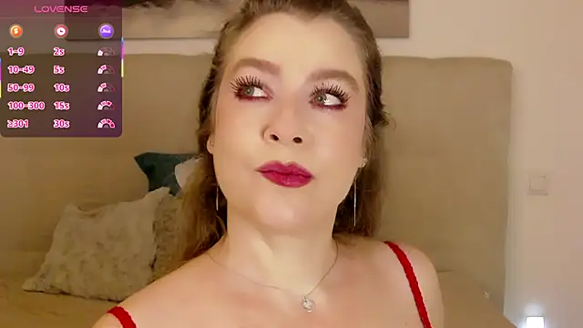 Snapshot of PetersEmily chatting on 11.03.25 PetersEmily online show from 11.03.25