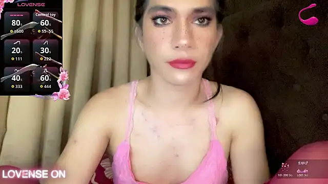 Snapshot of QUEEN_LILITH chatting on 05.18.26 QUEEN LILITH online show from 05.18.26