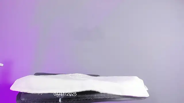 Snapshot of Coral_Princex chatting on 11.04.25 Coral Princex online show from 11.04.25