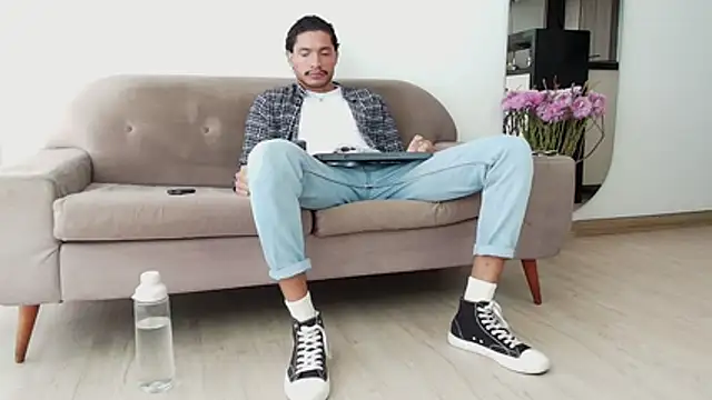 Robyn Miller online show from 11.18.25