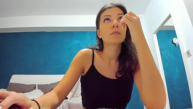 Anna Lewis online show from 01.05.25