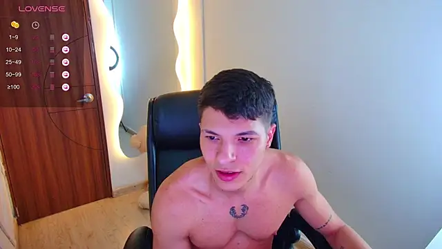 Snapshot of harrisoncuper chatting on 02.02.26 harrisoncuper online show from 02.02.26