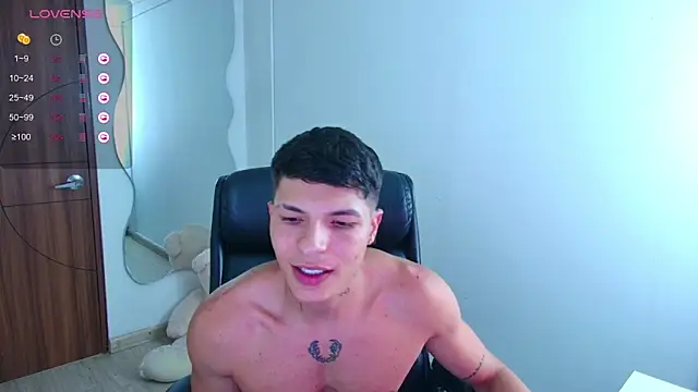 Snapshot of harrisoncuper chatting on 02.27.26 harrisoncuper online show from 02.27.26