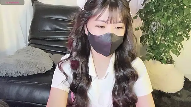 Mya Lee online show from 12.11.24