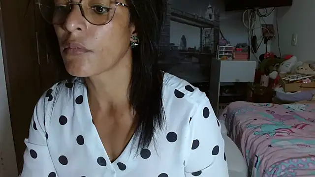 Snapshot of kateleyagrey chatting on 12.04.24 kateleyagrey online show from 12.04.24