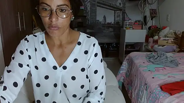 Snapshot of kateleyagrey chatting on 12.05.24 kateleyagrey online show from 12.05.24