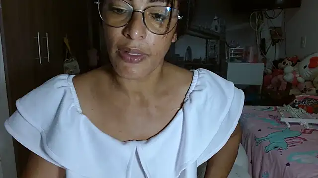 Snapshot of kateleyagrey chatting on 12.06.24 kateleyagrey online show from 12.06.24