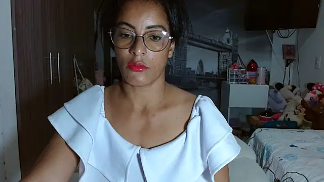 Snapshot of kateleyagrey chatting on 12.14.24 kateleyagrey online show from 12.14.24