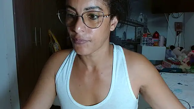 Snapshot of kateleyagrey chatting on 12.15.24 kateleyagrey online show from 12.15.24