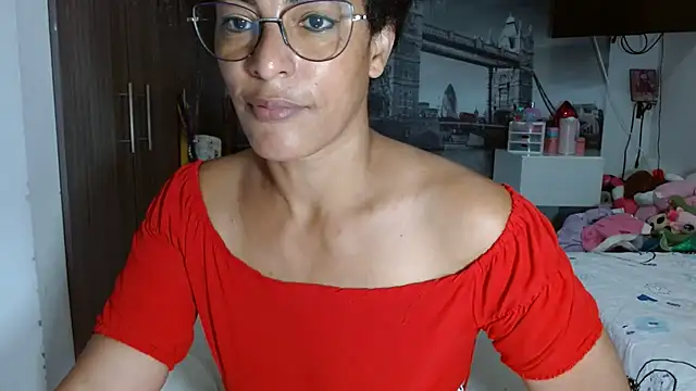 Snapshot of kateleyagrey chatting on 12.19.24 kateleyagrey online show from 12.19.24