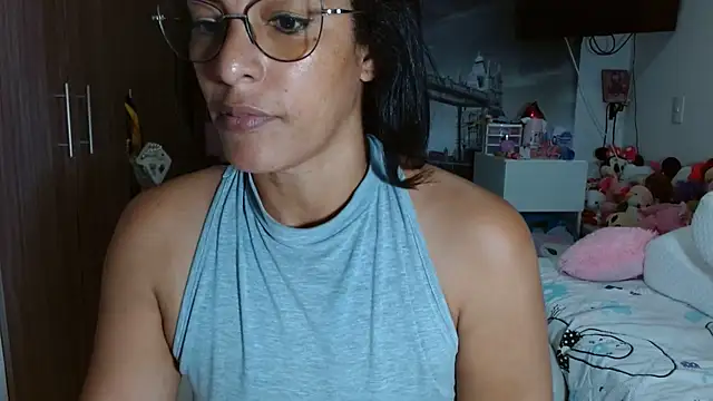 Snapshot of kateleyagrey chatting on 12.22.24 kateleyagrey online show from 12.22.24