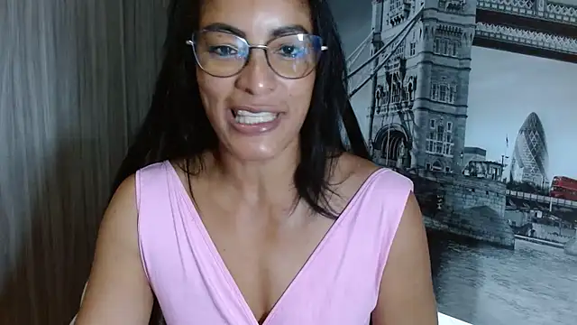 Snapshot of kateleyagrey chatting on 12.29.24 kateleyagrey online show from 12.29.24