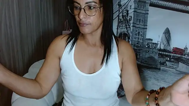 Snapshot of kateleyagrey chatting on 01.05.25 kateleyagrey online show from 01.05.25