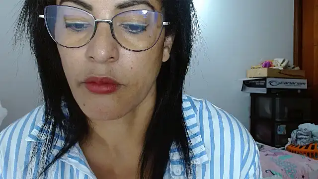 Snapshot of kateleyagrey chatting on 03.14.25 kateleyagrey online show from 03.14.25