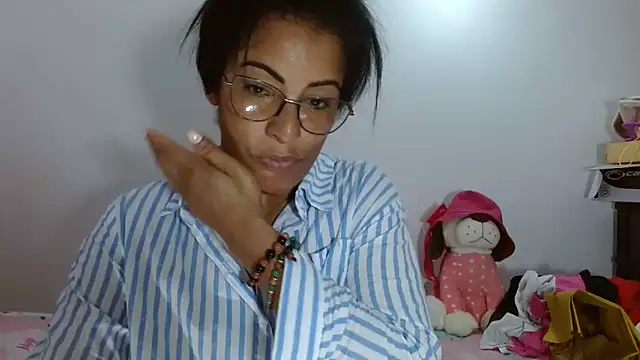 Snapshot of kateleyagrey chatting on 03.22.25 kateleyagrey online show from 03.22.25