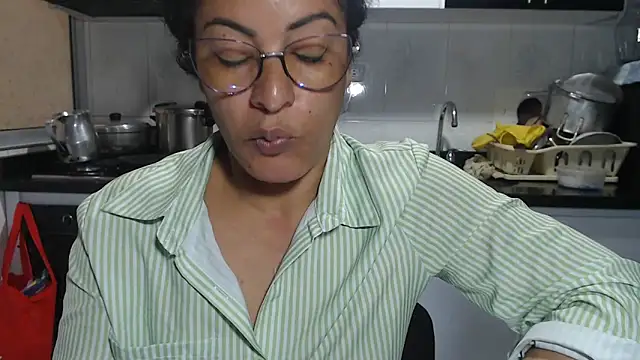 Snapshot of kateleyagrey chatting on 09.19.25 kateleyagrey online show from 09.19.25