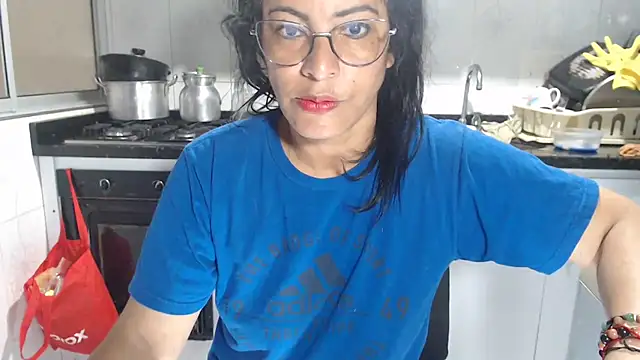 Snapshot of kateleyagrey chatting on 09.25.25 kateleyagrey online show from 09.25.25