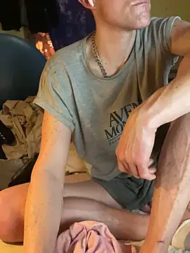 Snapshot of londonfuckwhore1 chatting on 02.26.26 londonfuckwhore1 online show from 02.26.26