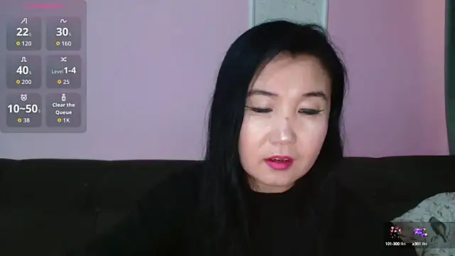 Snapshot of Bet_Lu chatting on 10.14.25 Bet Lu online show from 10.14.25