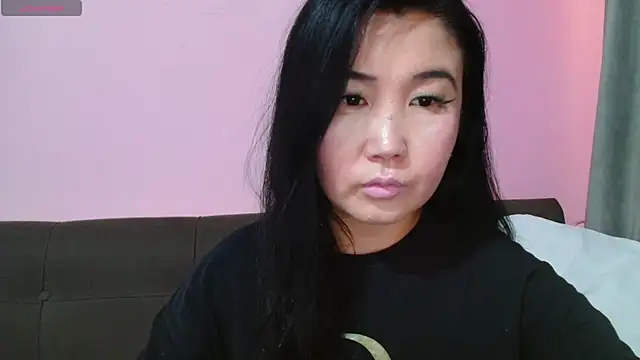 Snapshot of Bet_Lu chatting on 10.15.25 Bet Lu online show from 10.15.25