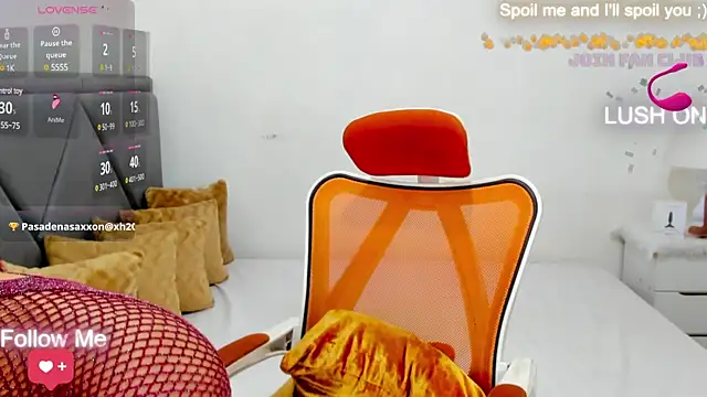 Snapshot of Miss_Cattleya69 chatting on 03.20.25 Miss Cattleya69 online show from 03.20.25