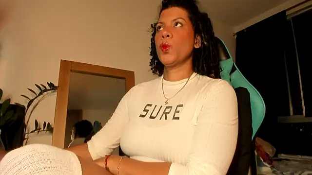 Hot Brunette34 online show from 03.23.25