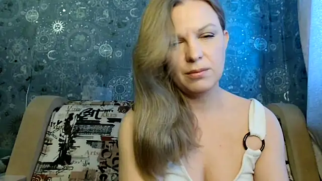 Snapshot of BlondeFox chatting on 02.19.26 BlondeFox online show from 02.19.26