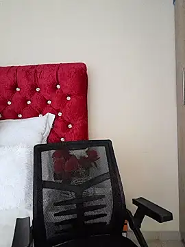 Snapshot of BoobQueenxx chatting on 01.27.25 BoobQueenxx online show from 01.27.25