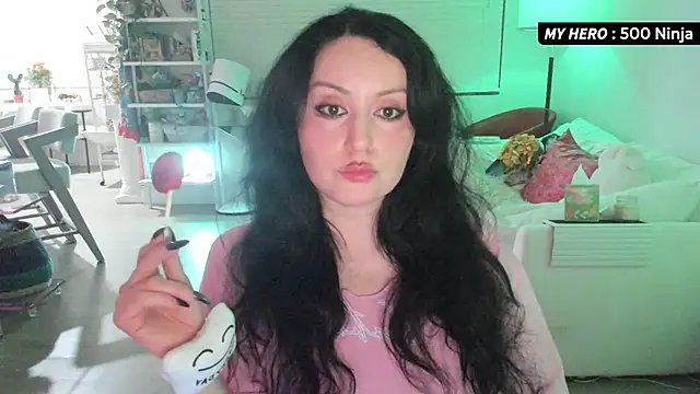 Snapshot of Vesaaa chatting on 10.25.25 Vesaaa online show from 10.25.25