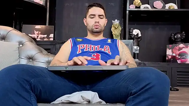 Snapshot of matteosantos chatting on 10.29.25 matteosantos online show from 10.29.25