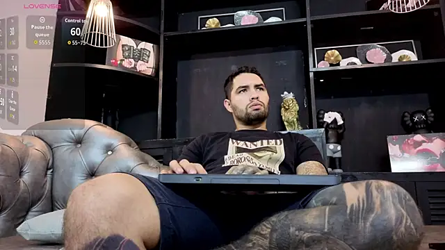 Snapshot of matteosantos chatting on 11.04.25 matteosantos online show from 11.04.25