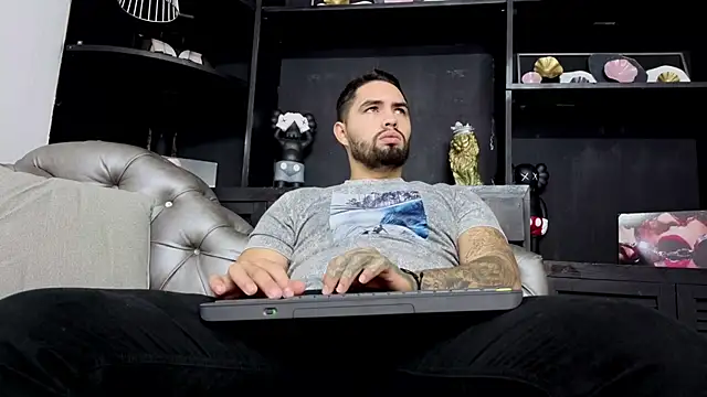 matteosantos online show from 12.15.25