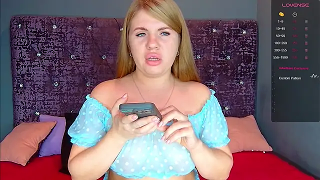 NoraBigAss online show from 10.25.25