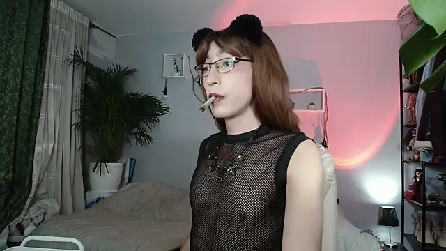 Snapshot of NicoleCortez chatting on 10.03.25 NicoleCortez online show from 10.03.25