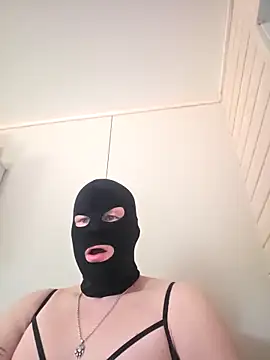 Snapshot of Papiercedbisex chatting on 04.03.26 Papiercedbisex online show from 04.03.26