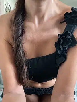 Snapshot of SHARONRodrig chatting on 10.01.25 SHARONRodrig online show from 10.01.25