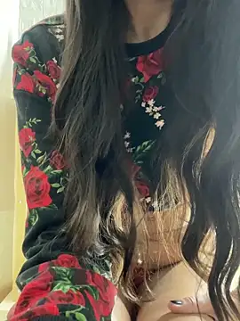 Snapshot of SHARONRodrig chatting on 10.06.25 SHARONRodrig online show from 10.06.25