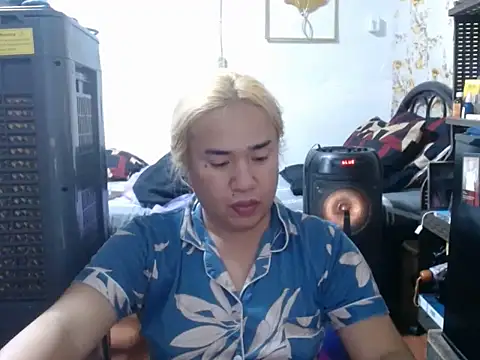 Snapshot of Bigdirtynipples chatting on 10.15.25 Bigdirtynipples online show from 10.15.25