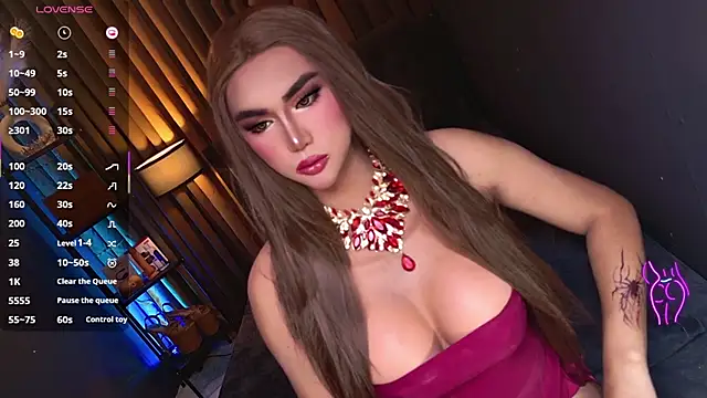 Snapshot of SexGoddess_Celine chatting on 10.11.25 SexGoddess Celine online show from 10.11.25