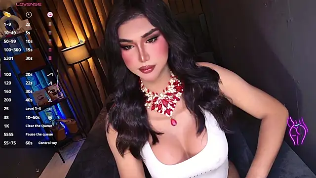 Snapshot of SexGoddess_Celine chatting on 10.18.25 SexGoddess Celine online show from 10.18.25