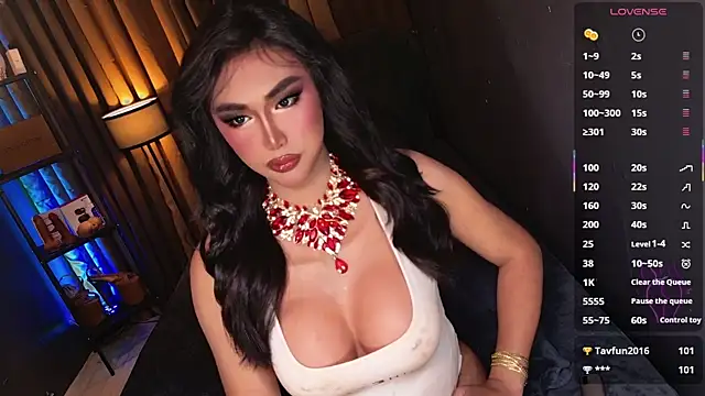 Snapshot of SexGoddess_Celine chatting on 10.23.25 SexGoddess Celine online show from 10.23.25